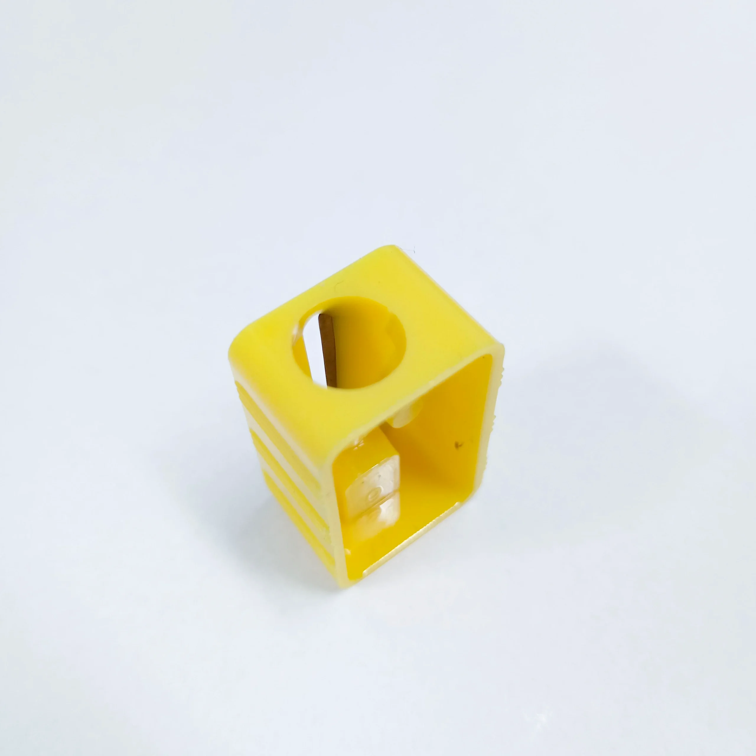 Temperino semplice in plastica gialla - immagine 6